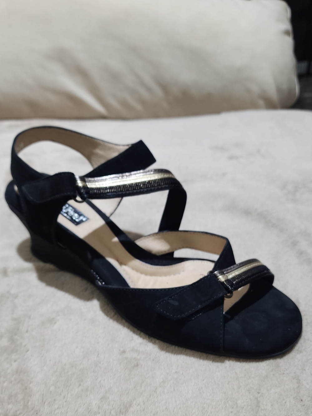 NWT.BeautiFeel Black Suede Strappy Sandals with Gold Accent